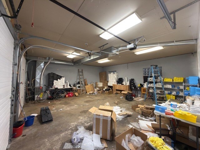 More Photos Of 250 E Cleveland Ave, Norwood Light Distribution For Sale