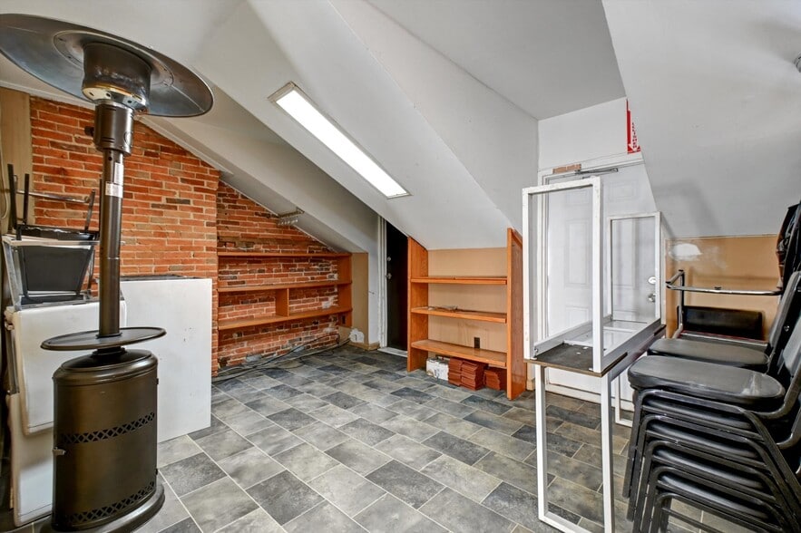 More Photos Of 15 E Centre St, Baltimore Bar For Sale