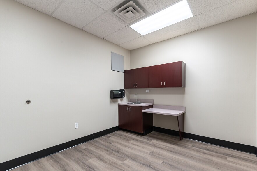More Photos Of 8480 S Eastern Ave, Las Vegas Medical For Lease