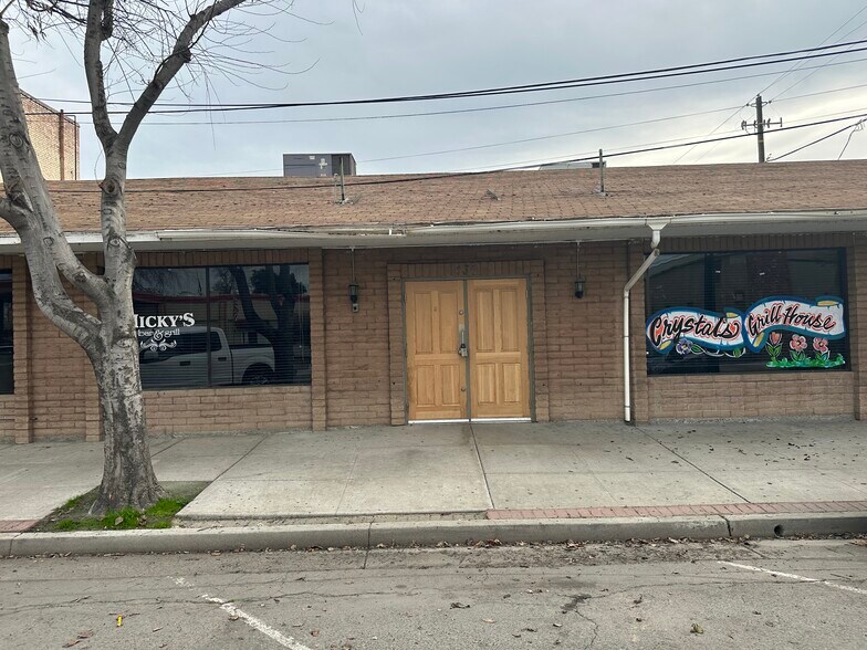 More Photos Of 230 Fox St, Lemoore Restaurant For Sale