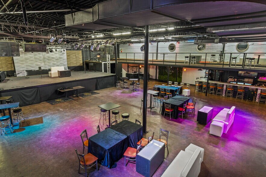 More Photos Of 110 E South St, Jackson Bar For Sale