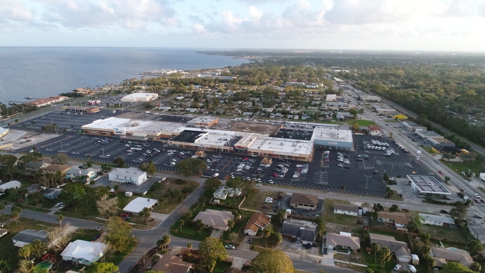 More Photos Of 3550 S Washington Ave, Titusville Unknown For Lease
