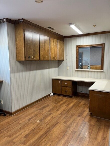 More Photos Of 4200 E North St, Greenville Office For Lease