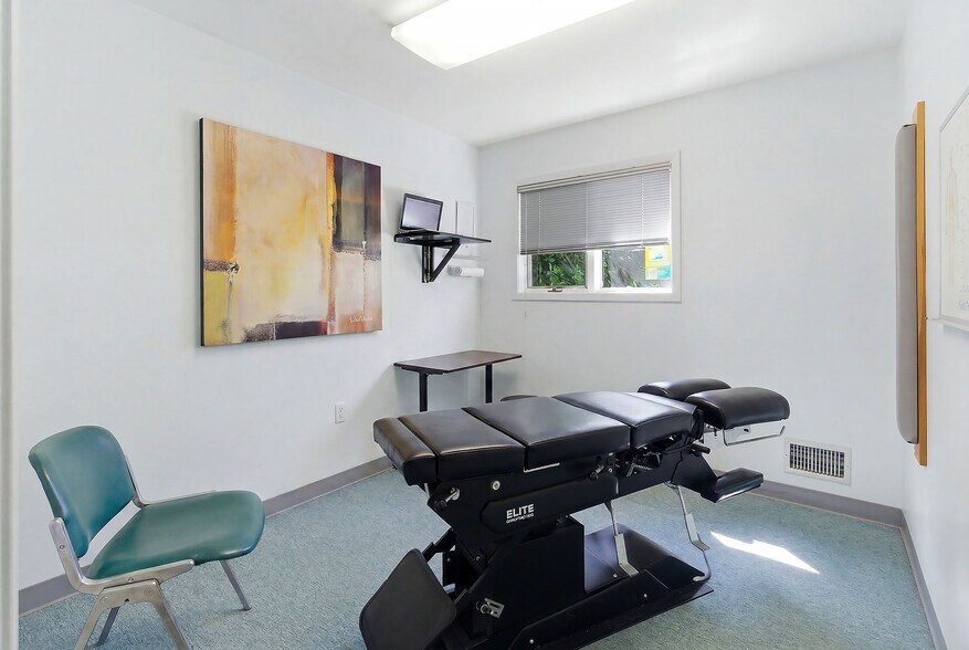 More Photos Of 801 Hughes Dr, Hamilton Office Residential For Sale
