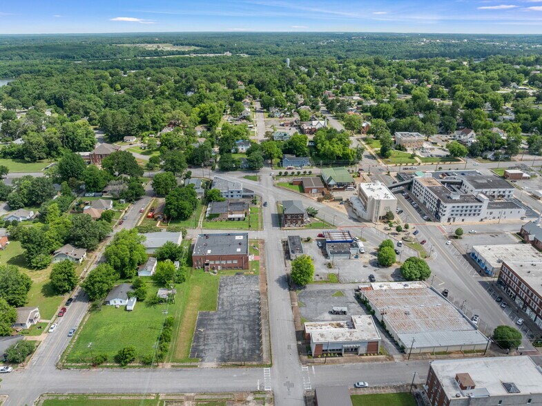 More Photos Of 419 N Raleigh Ave, Sheffield Specialty For Sale