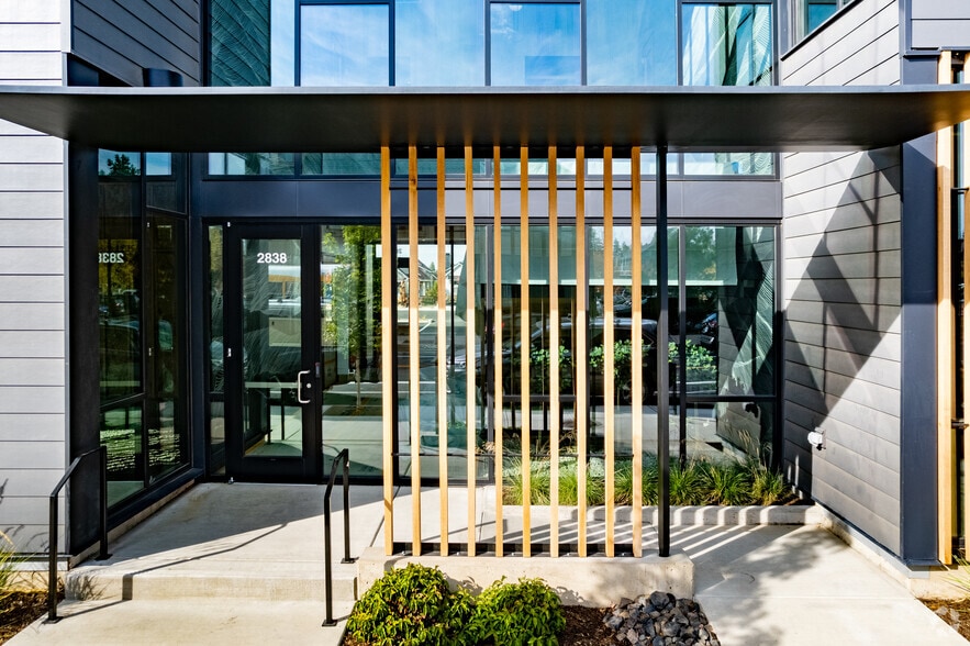 More Photos Of 2838 NW Crossing Dr, Bend Office For Lease