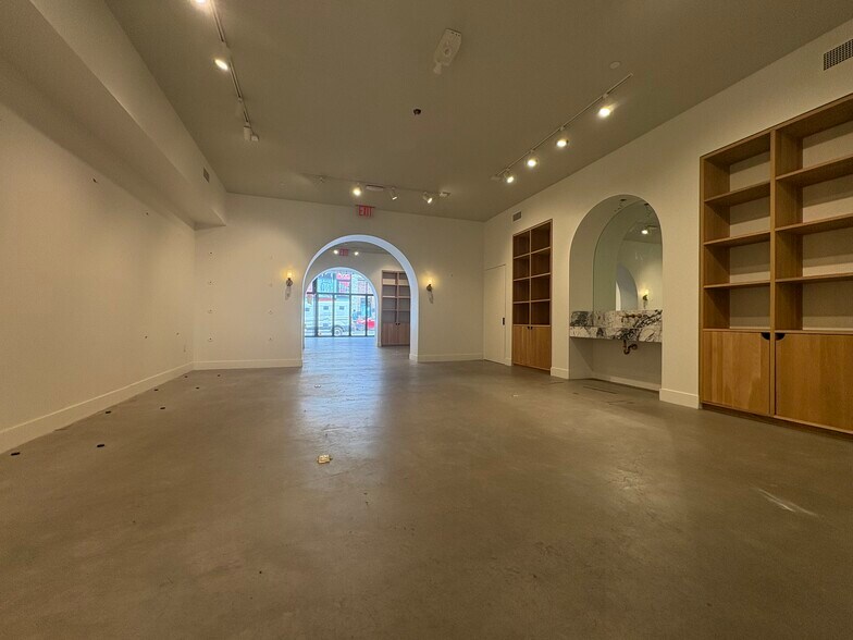 More Photos Of 106 N 6th St, Brooklyn Apartments For Lease