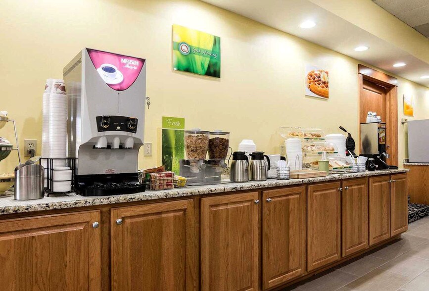 More Photos Of 740 E Pancake Blvd, Liberal Hotel For Sale