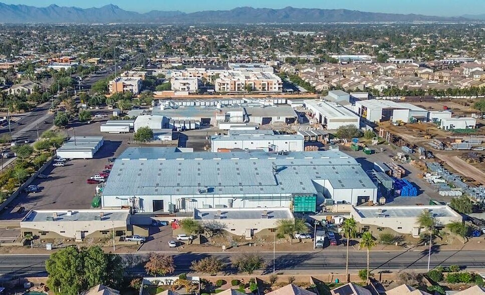 More Photos Of 1000 N Hamilton St, Chandler Warehouse For Lease