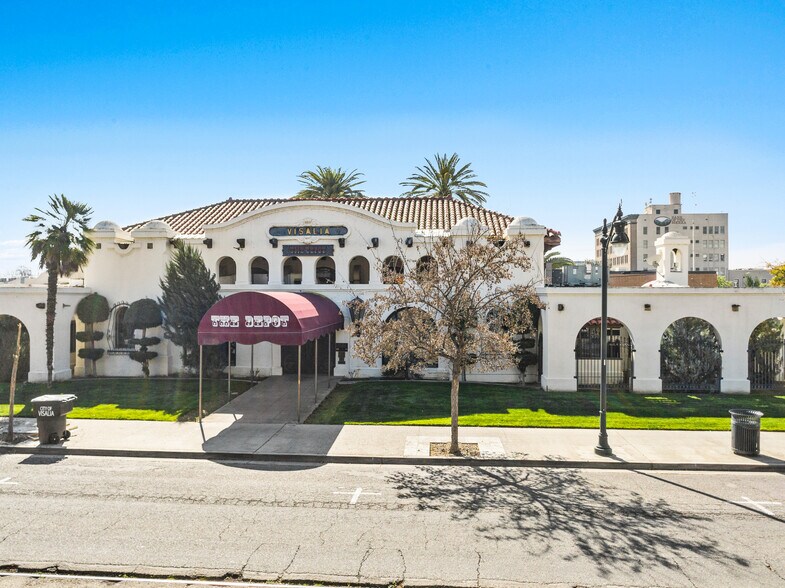 More Photos Of 207 E Oak Ave, Visalia Restaurant For Sale