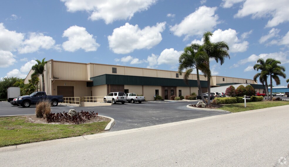 More Photos Of 2322 Whitfield Industrial Way, Sarasota Warehouse For Sale