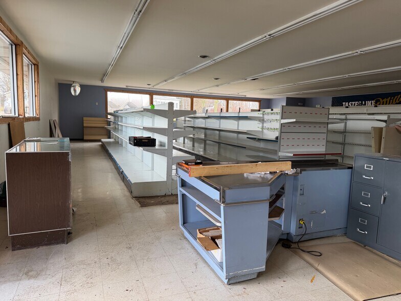 More Photos Of 156 S Flynn Rd, Westville Storefront For Lease