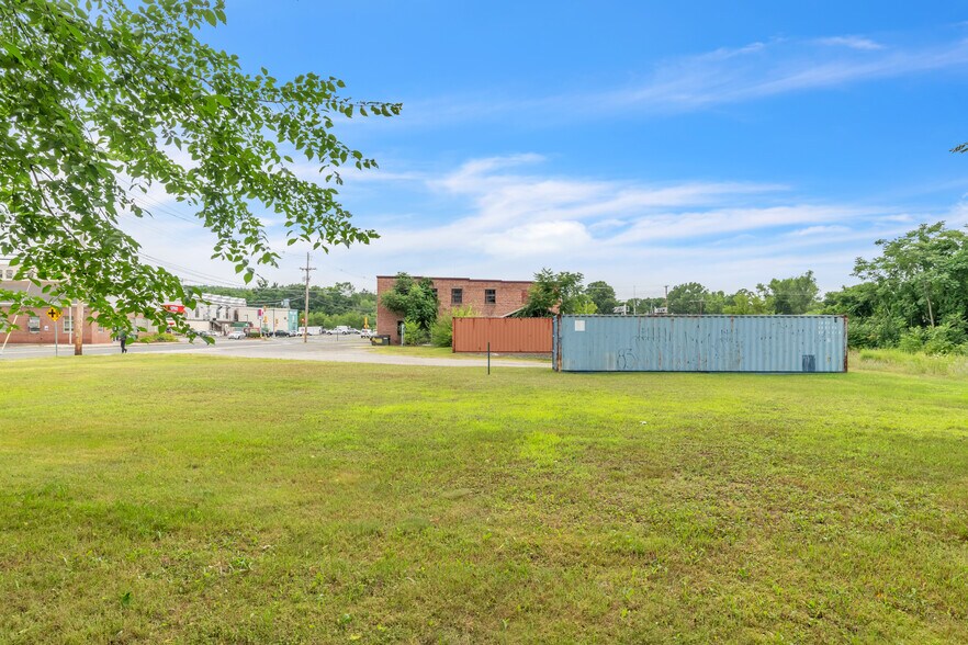 More Photos Of 2019 Bridge St, Three Rivers General Retail For Sale