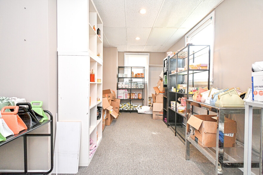 More Photos Of 8240 Clara Ave, Cincinnati Office For Sale