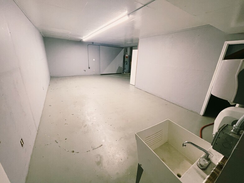 More Photos Of 4515 Smith Rd, Von Ormy Truck Terminal For Lease