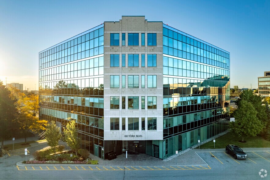 More Photos Of 100 York Blvd, Richmond Hill Office For Lease