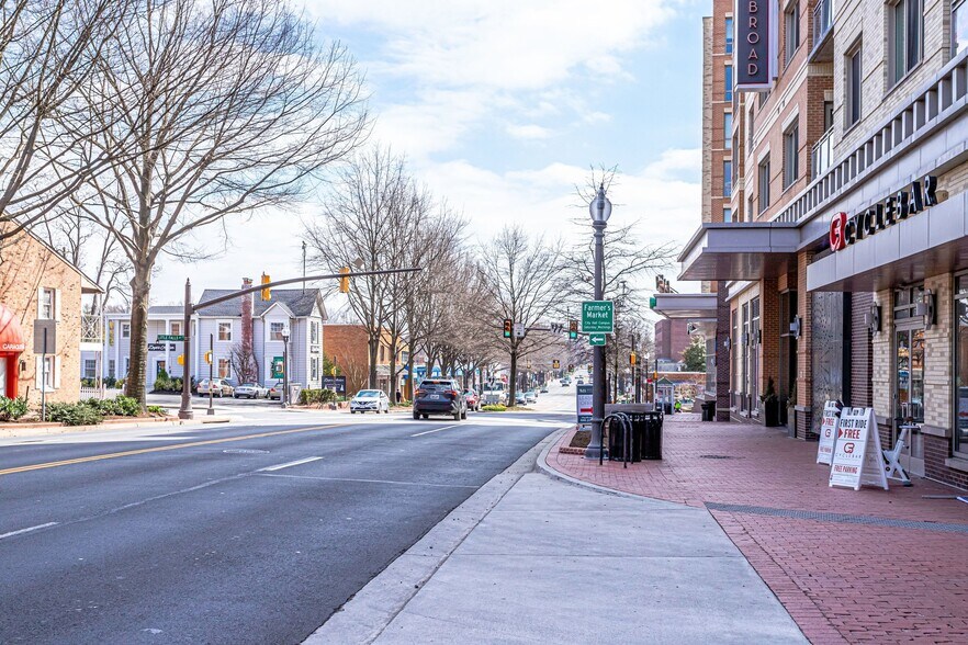 More Photos Of 313 Park Ave, Falls Church Medical For Sale