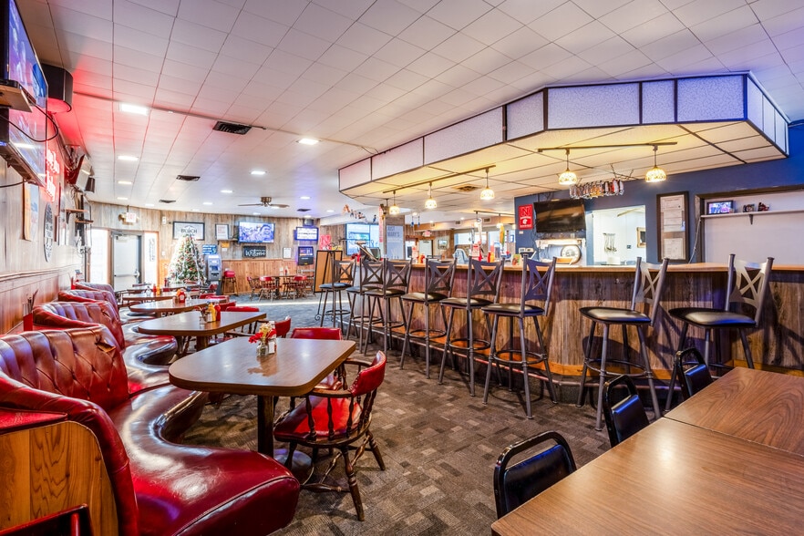 More Photos Of 1600 State St, Blair Restaurant For Sale