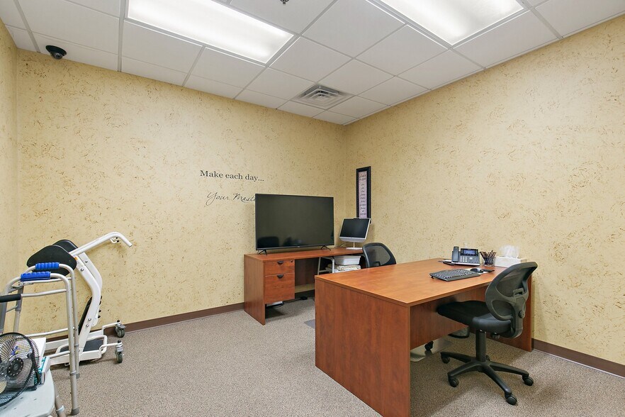 More Photos Of 15-85 N Woodbury St, South Elgin Apartments For Lease