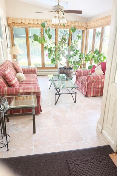 More Photos Of 10 Bruen Ct, Rensselaer Hospitality For Sale