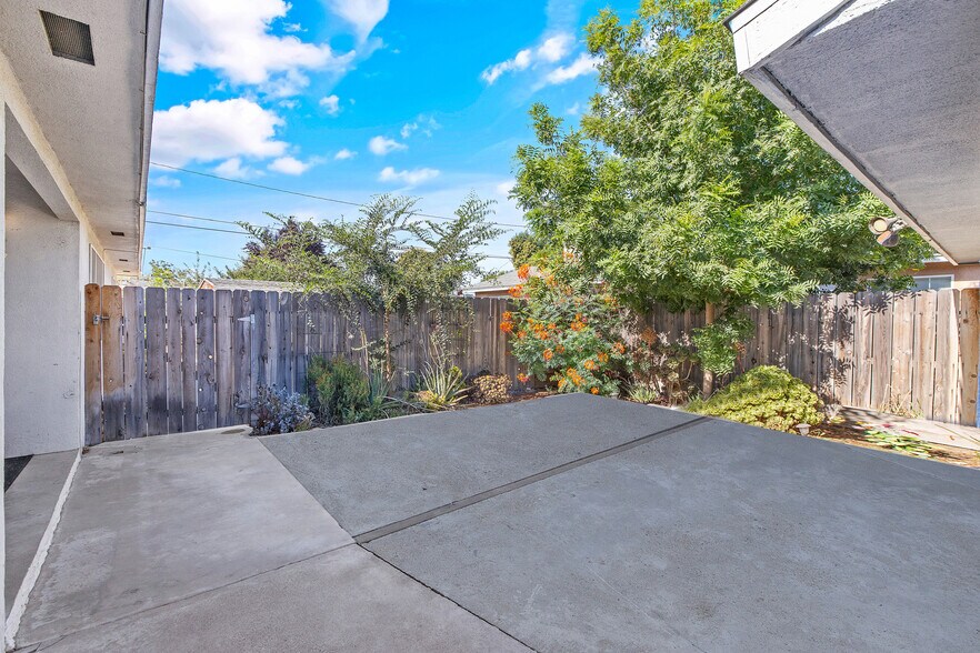 More Photos Of 909 E Noble Ave, Visalia Multifamily For Sale