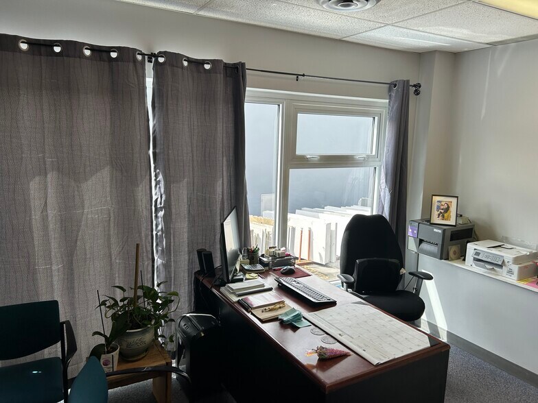 More Photos Of 7187 Honeyman St, Delta Warehouse For Sale