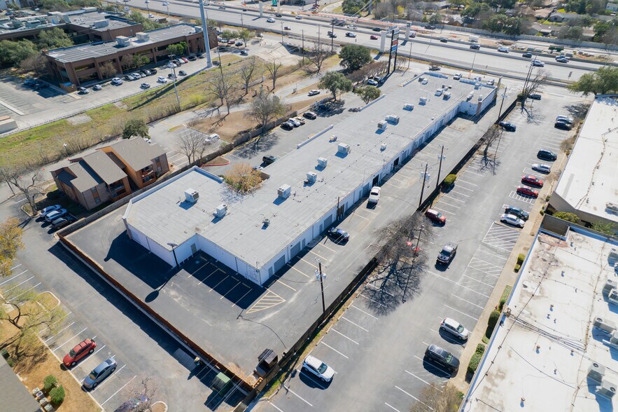 More Photos Of 2411 NE Loop 410, San Antonio Research And Development For Lease