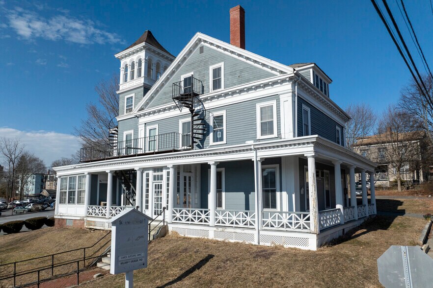 More Photos Of 86 Summer St, Haverhill Apartments For Lease