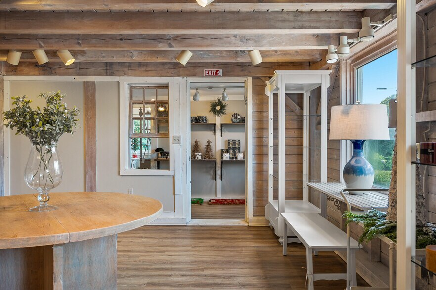 More Photos Of 2049 Post Rd, Wells Storefront Retail Office For Lease