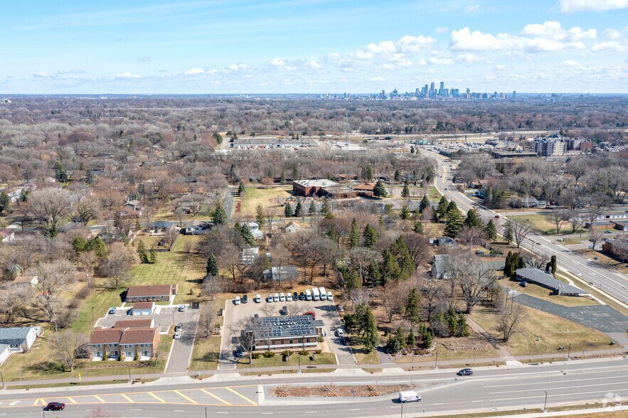More Photos Of 2040 Douglas Dr N, Golden Valley Office For Lease