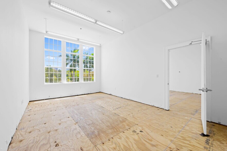 More Photos Of 301 SW 13th Ave, Fort Lauderdale Office For Sale