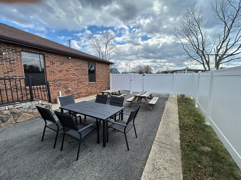 More Photos Of 198 George St, Beckley Research And Development For Sale