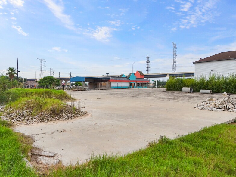 More Photos Of 200 6th St, Kemah Land For Sale