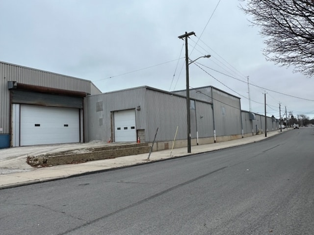 More Photos Of 901 S 17th St, Manitowoc Warehouse For Lease