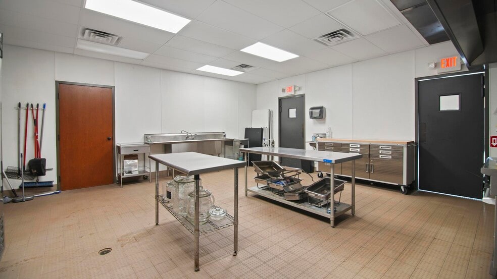 More Photos Of 14284 State Highway 322 N, Kilgore Lodge Meeting Hall For Sale