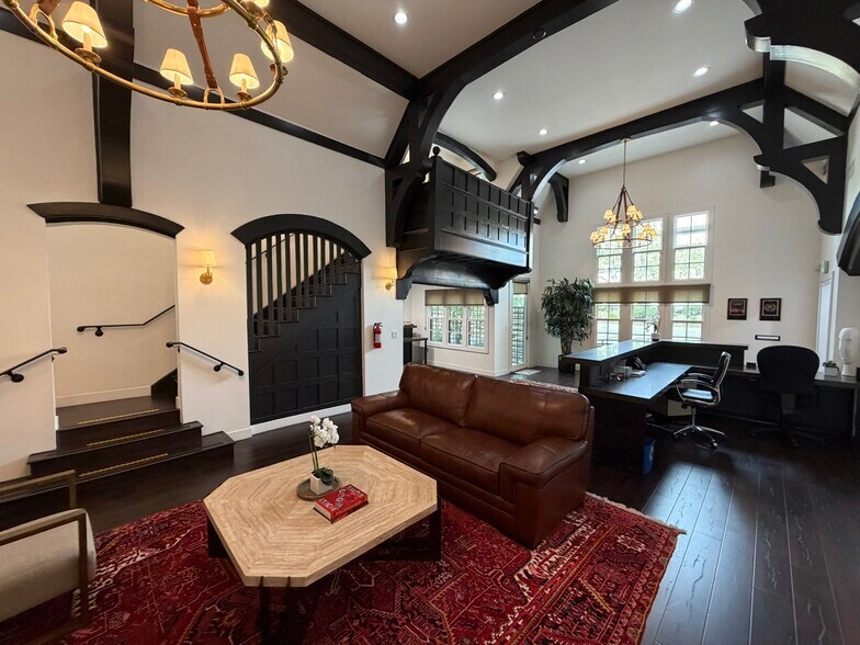 More Photos Of 390 E Walnut St, Pasadena Office For Sale