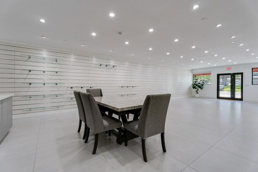 More Photos Of 126 NE 1st Ave, Dania Beach Office For Sale