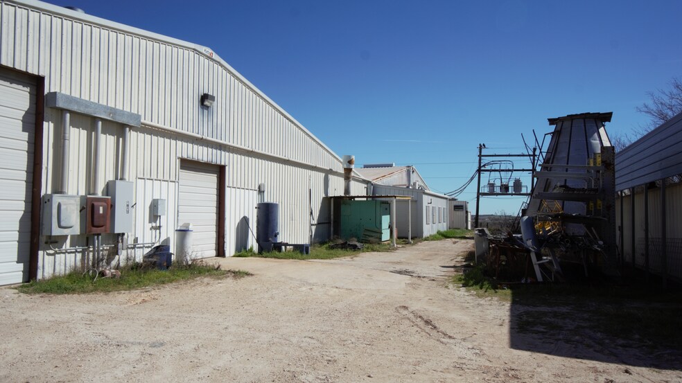 More Photos Of 207 Allison, Taylor Manufacturing For Sale