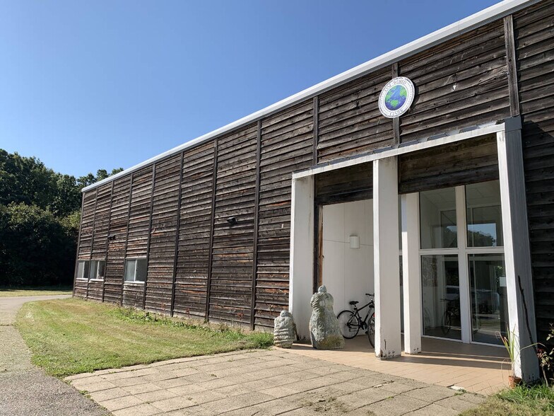 More Photos Of 56968 Dailey Rd, Dowagiac Shelter For Sale