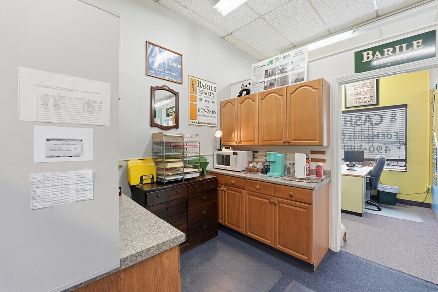 More Photos Of 246-250 Main St, Windsor Locks Storefront Retail Office For Sale