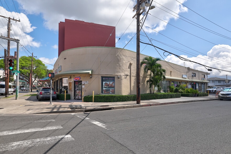 More Photos Of 1694 Kalakaua Ave, Honolulu Freestanding For Sale