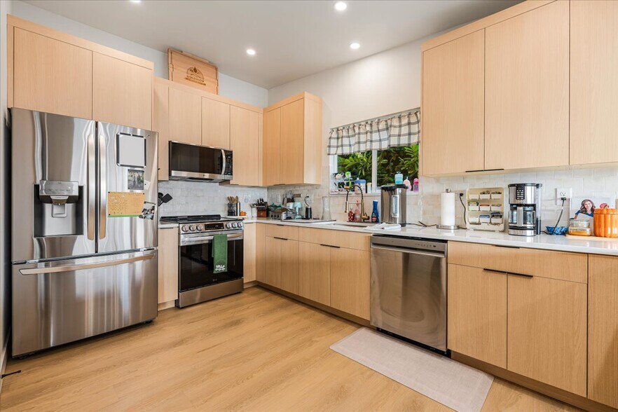 More Photos Of 520 Columbia St, Cathlamet Apartments For Sale