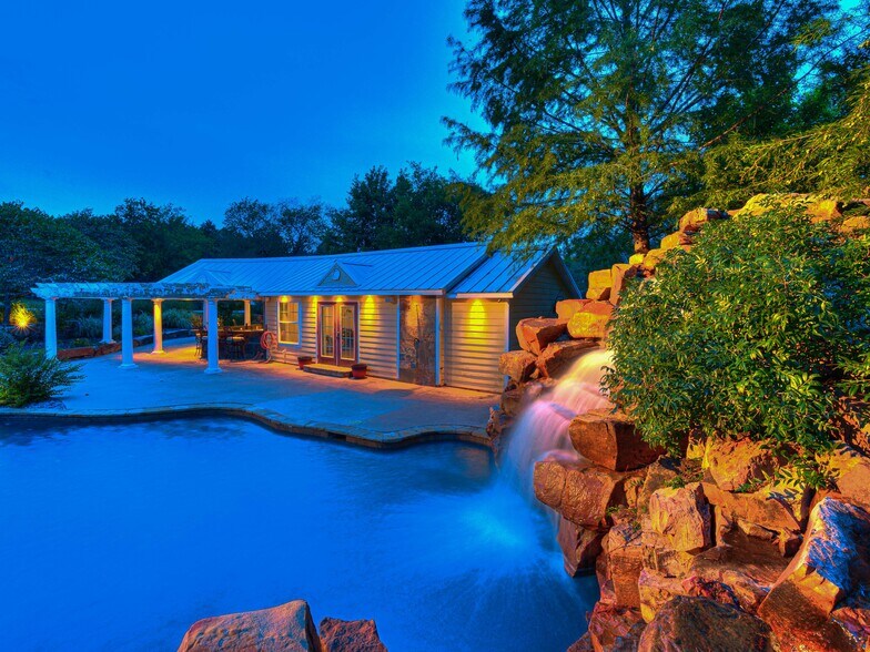 More Photos Of 18509 Brangus Rd, Shawnee Specialty For Sale