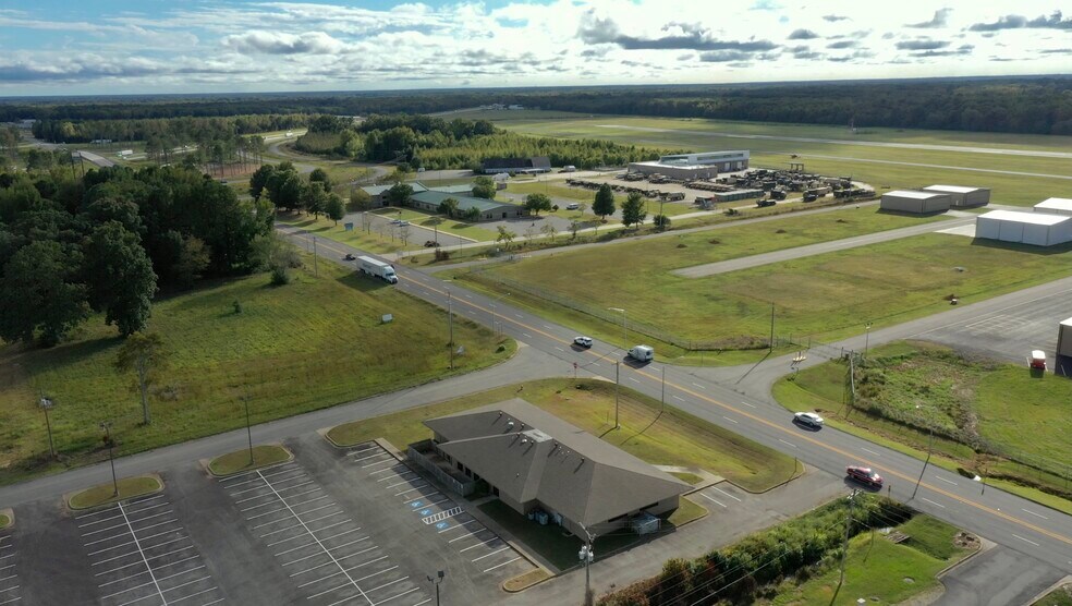 More Photos Of 2900 S Main St, Searcy Office For Sale