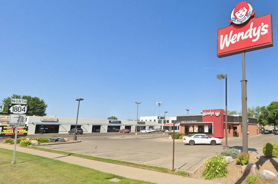 More Photos Of 900 E Bismarck Expy, Bismarck Fast Food For Lease