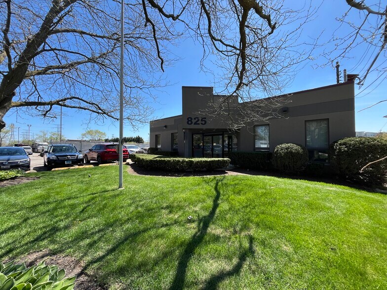 More Photos Of 825 Seegers Rd, Des Plaines Industrial For Sale