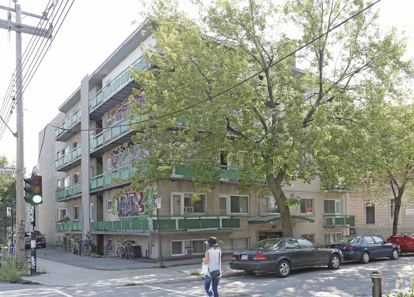 Primary Photo Of 1150 Rue Marie-Anne E, Montréal Apartments For Sale