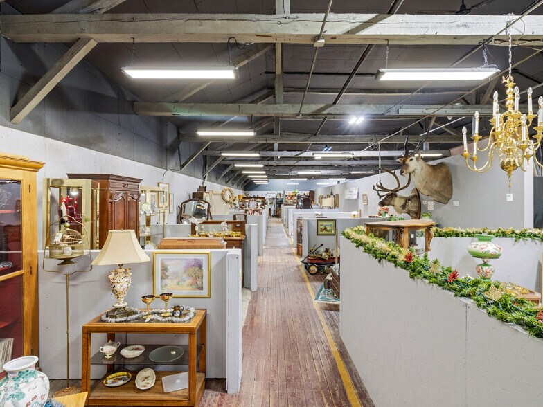 More Photos Of 316 Hay Ave, Brookville Warehouse For Sale