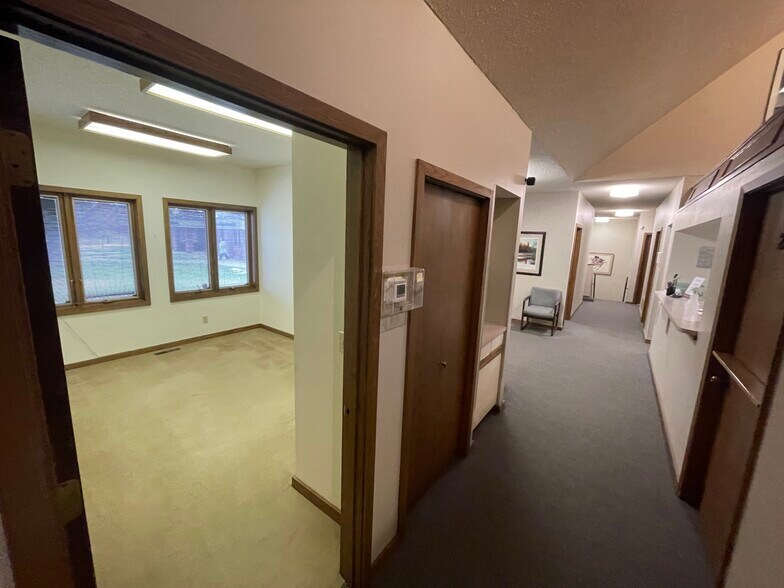 More Photos Of 5821 Cedar Lake Rd, Saint Louis Park Medical For Lease