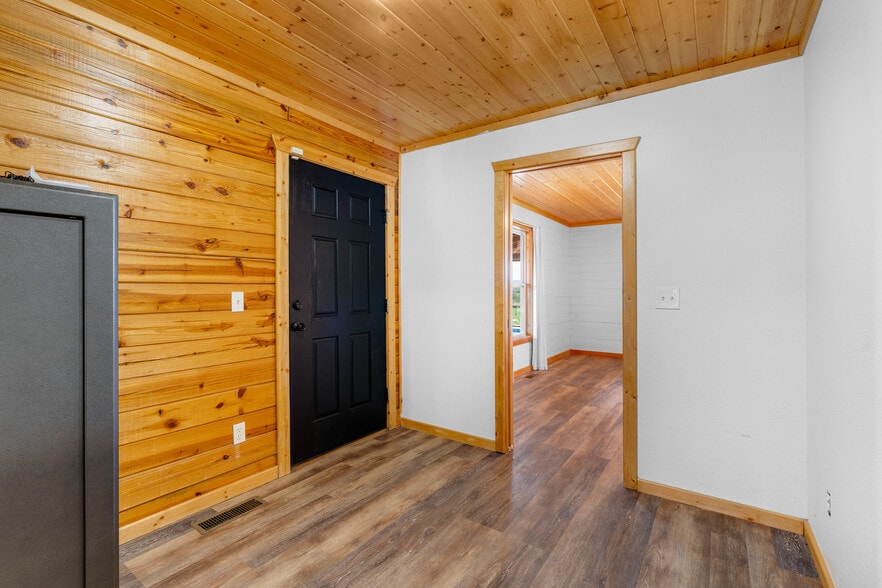 More Photos Of 1204 County Road 215, Berryville Specialty For Sale